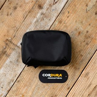 伸縮自在なガジェットポーチ「HALFDAY POUCH」 drip(その他)