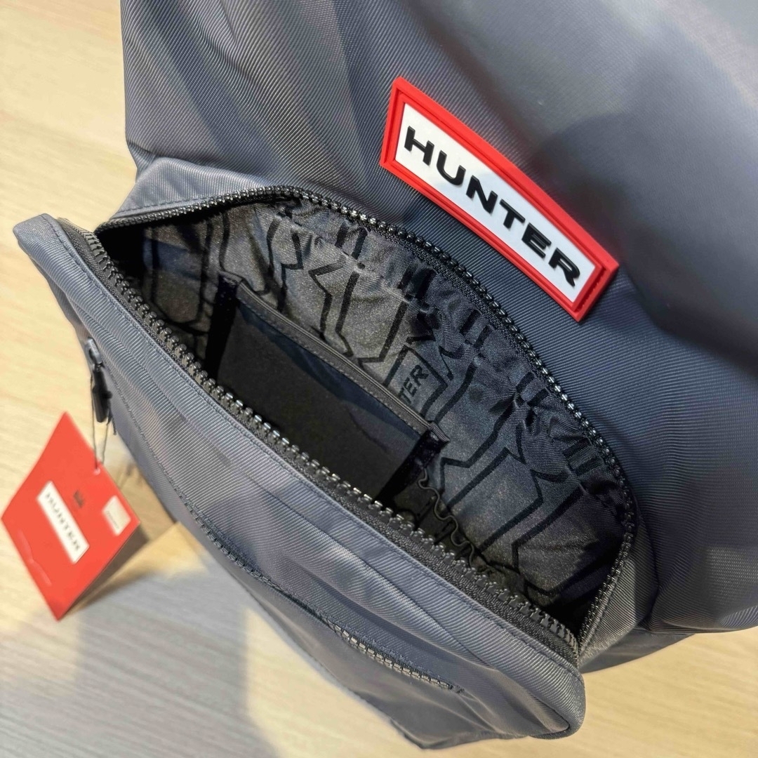 HUNTER(ハンター)の20ℓ新品HUNTERハンターラージリュックサックバックパック防水ナイロン通勤 レディースのバッグ(リュック/バックパック)の商品写真