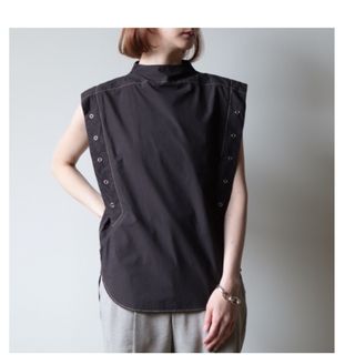 フミカウチダ(FUMIKA_UCHIDA)のfumikauchida Sleeveless BackOpen Shirt(カットソー(半袖/袖なし))