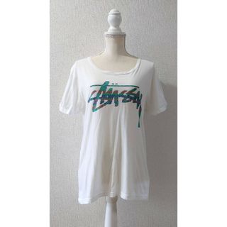 ステューシー(STUSSY)のSTUSSY ロゴプリント Uネック Tシャツ ホワイト XS 半袖(Tシャツ(半袖/袖なし))