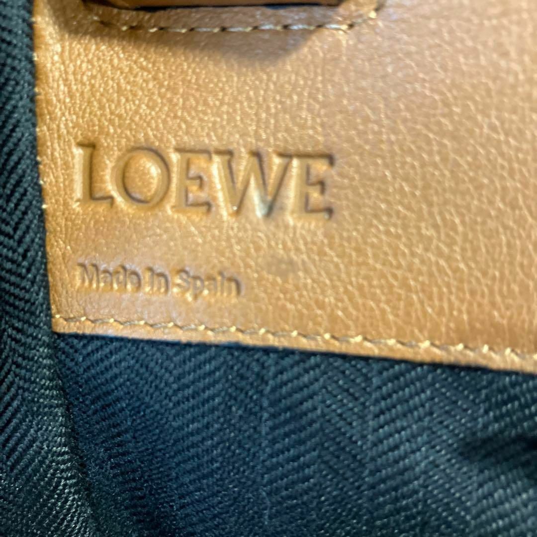 LOEWE(ロエベ)のロエベ　LOEWE　ハンモック　ミディアム　ショルダー　斜め掛け　タン レディースのバッグ(ショルダーバッグ)の商品写真