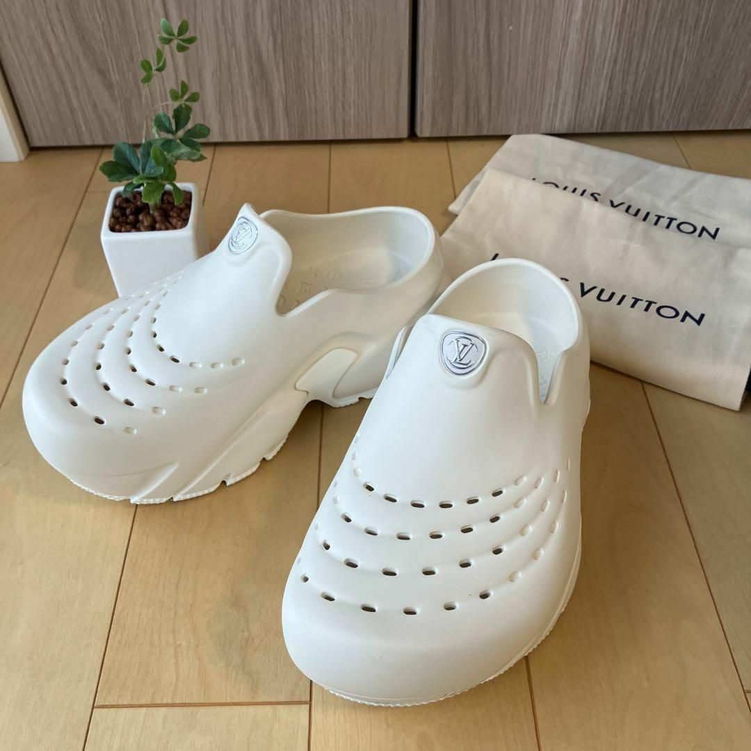 ルイ・ヴィトン LV シャーク・ライン サンダル 白 24.5㎝ 未使用 ルイ・ヴィトン LV シャーク・ライン サンダル 白 24.5㎝ 未使用
