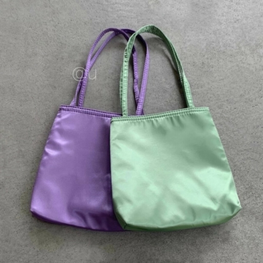 サテン カラー バッグ ハンドバッグ ミニトート 緑 差し色 綺麗め レディース レディースのバッグ(ハンドバッグ)の商品写真