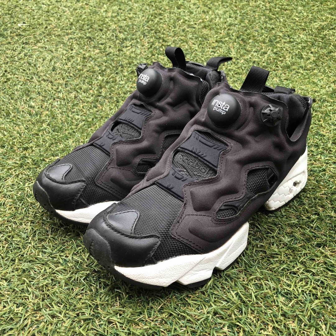 Reebok(リーボック)の美品23 reebok PUMP FURYリーボック ポンプヒューリーHA133 レディースの靴/シューズ(スニーカー)の商品写真