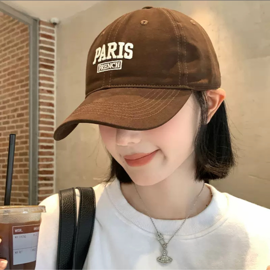 ロゴキャップ PARIS キャップ ブラウン 帽子 韓国 小顔効果 UV防止 レディースの帽子(キャップ)の商品写真