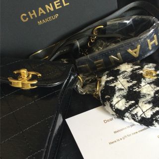 シャネル(CHANEL)のシャネル　カウンターギフト　ショルダー　スマホポーチ&千鳥柄コインケース　セット(ポーチ)