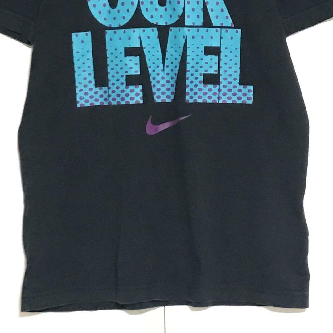 NIKE(ナイキ)の【人気定番】ナイキ　ロゴ入りTシャツ　ブラック　人気デザイン　S  F980 メンズのトップス(Tシャツ/カットソー(半袖/袖なし))の商品写真