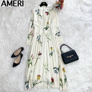 アメリヴィンテージ(Ameri VINTAGE)の新品タグ付き アメリ ソフィアプリーツドレス　アイボリー　花柄　刺繍　ロング丈(ロングワンピース/マキシワンピース)