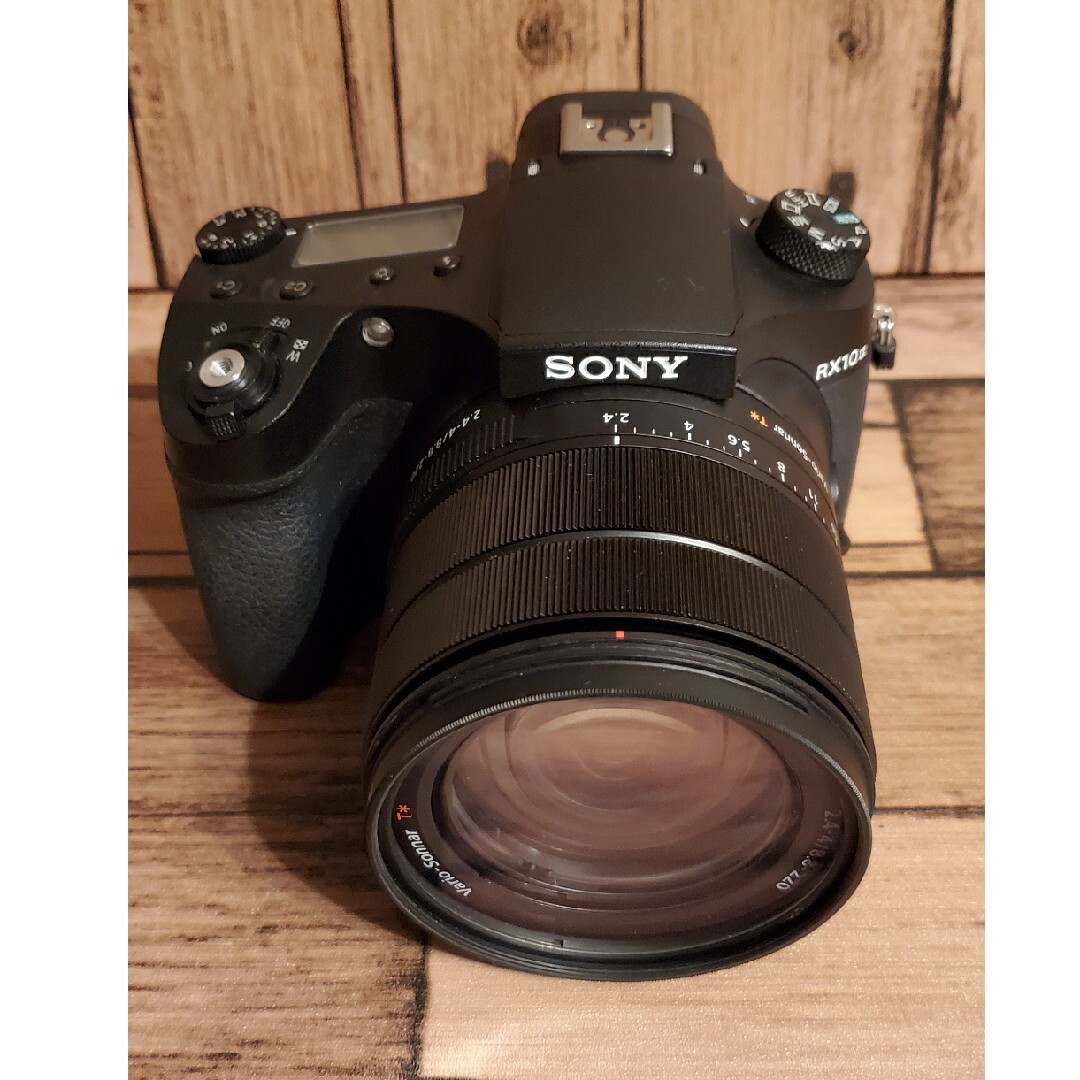 SONY(ソニー)の【限定値下】美品 SONY RX10M3 24-600mm  高倍率 スマホ/家電/カメラのカメラ(コンパクトデジタルカメラ)の商品写真