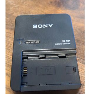 ソニー(SONY)のSony  バッテリーチャージャー充電器 BC-QZ1本体のみ　コードなし(バッテリー/充電器)