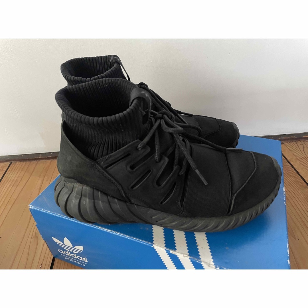 adidas(アディダス)のadidas TUBULAR DOOM アディダス オリジナルス チューブラー メンズの靴/シューズ(スニーカー)の商品写真