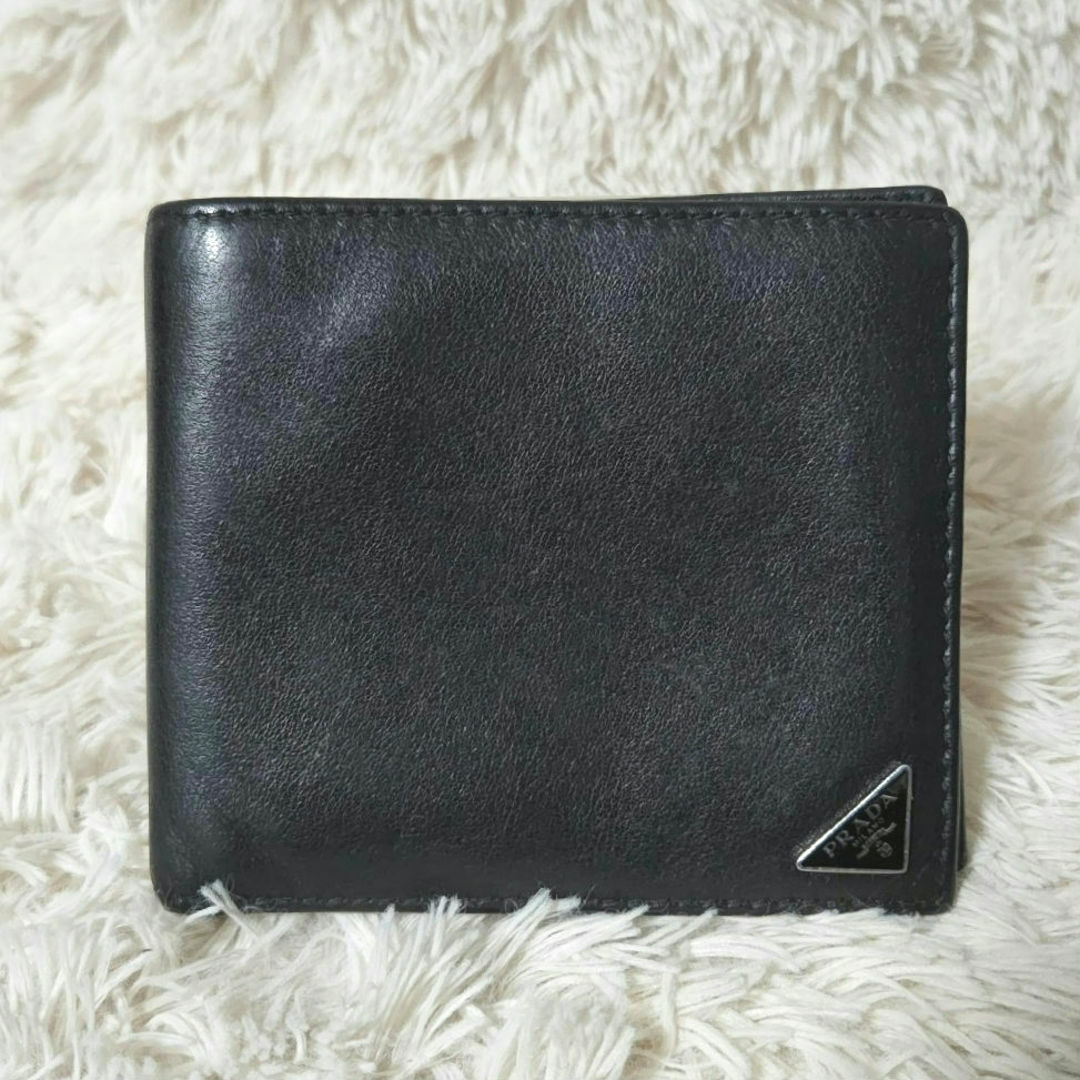 美品 PRADA プラダ レザー 三角プレートロゴ 二つ折り 財布 ブラック 美品 PRADA プラダ レザー 三角プレートロゴ 二つ折り 財布 ブラック