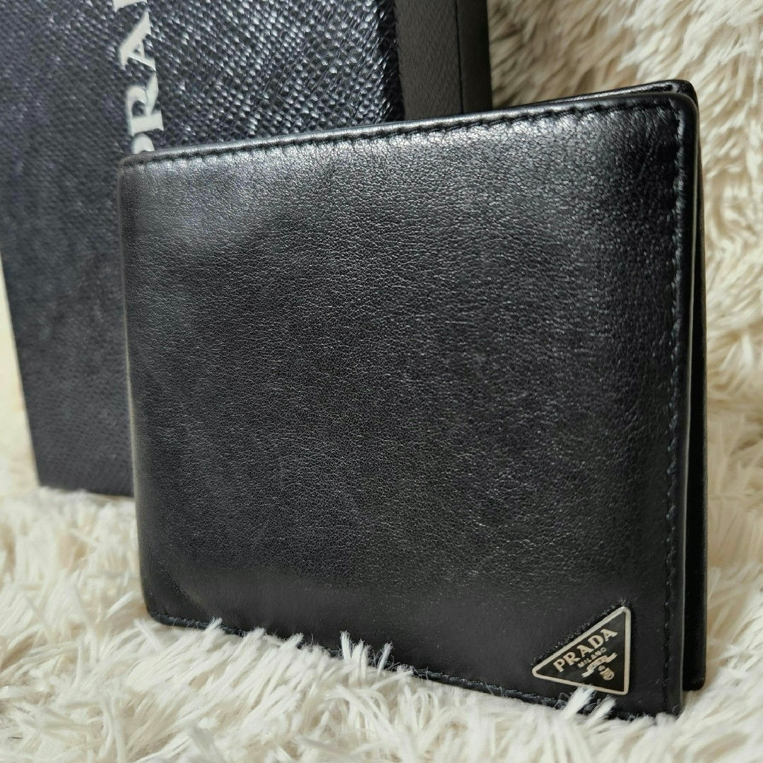美品 PRADA プラダ レザー 三角プレートロゴ 二つ折り 財布 ブラック 美品 PRADA プラダ レザー 三角プレートロゴ 二つ折り 財布 ブラック