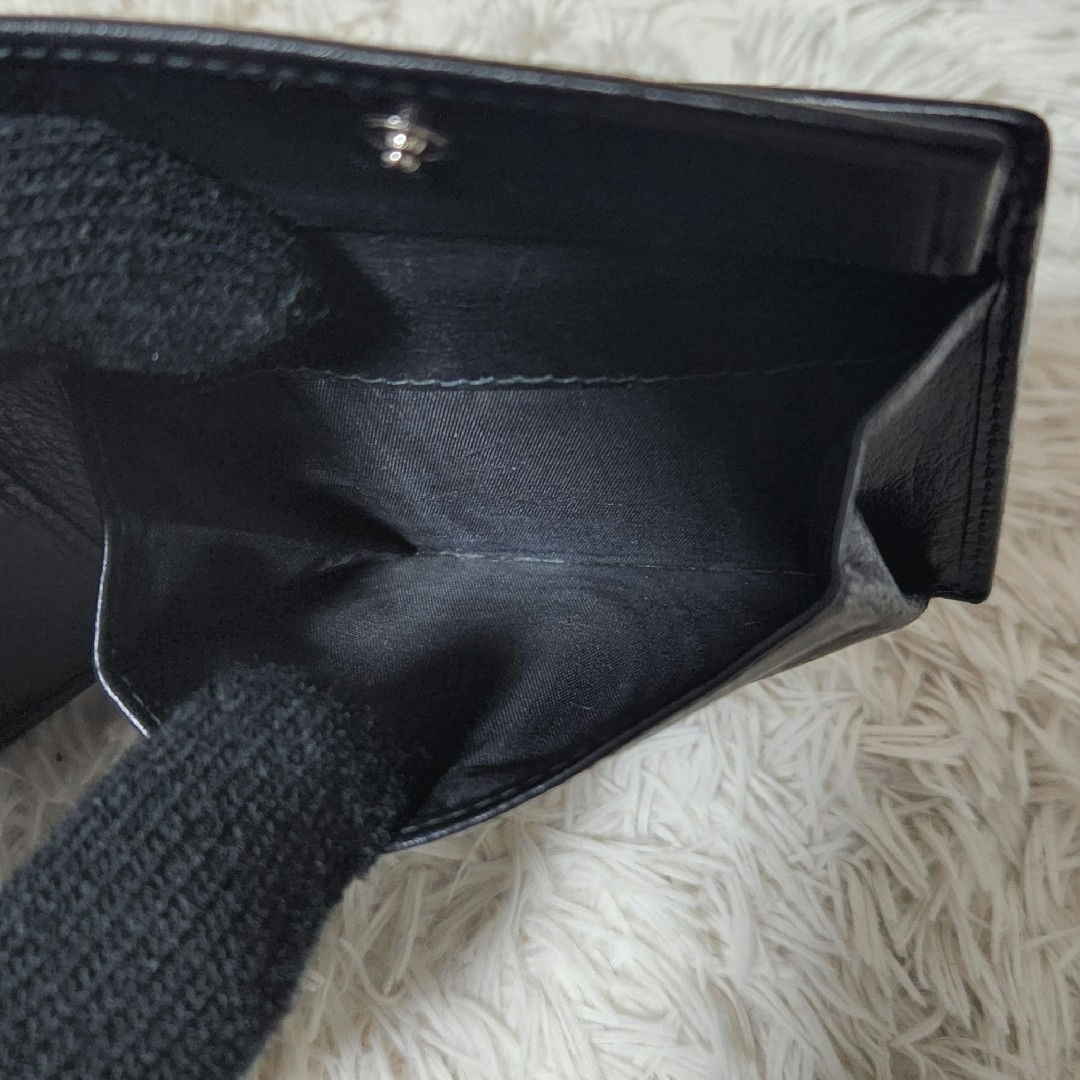 美品 PRADA プラダ レザー 三角プレートロゴ 二つ折り 財布 ブラック 美品 PRADA プラダ レザー 三角プレートロゴ 二つ折り 財布 ブラック