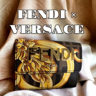 フェンディ(FENDI)の【フェンディ × ヴェルサーチ】コラボ フェンダーチェ 三つ折り財布 美品 05(財布)