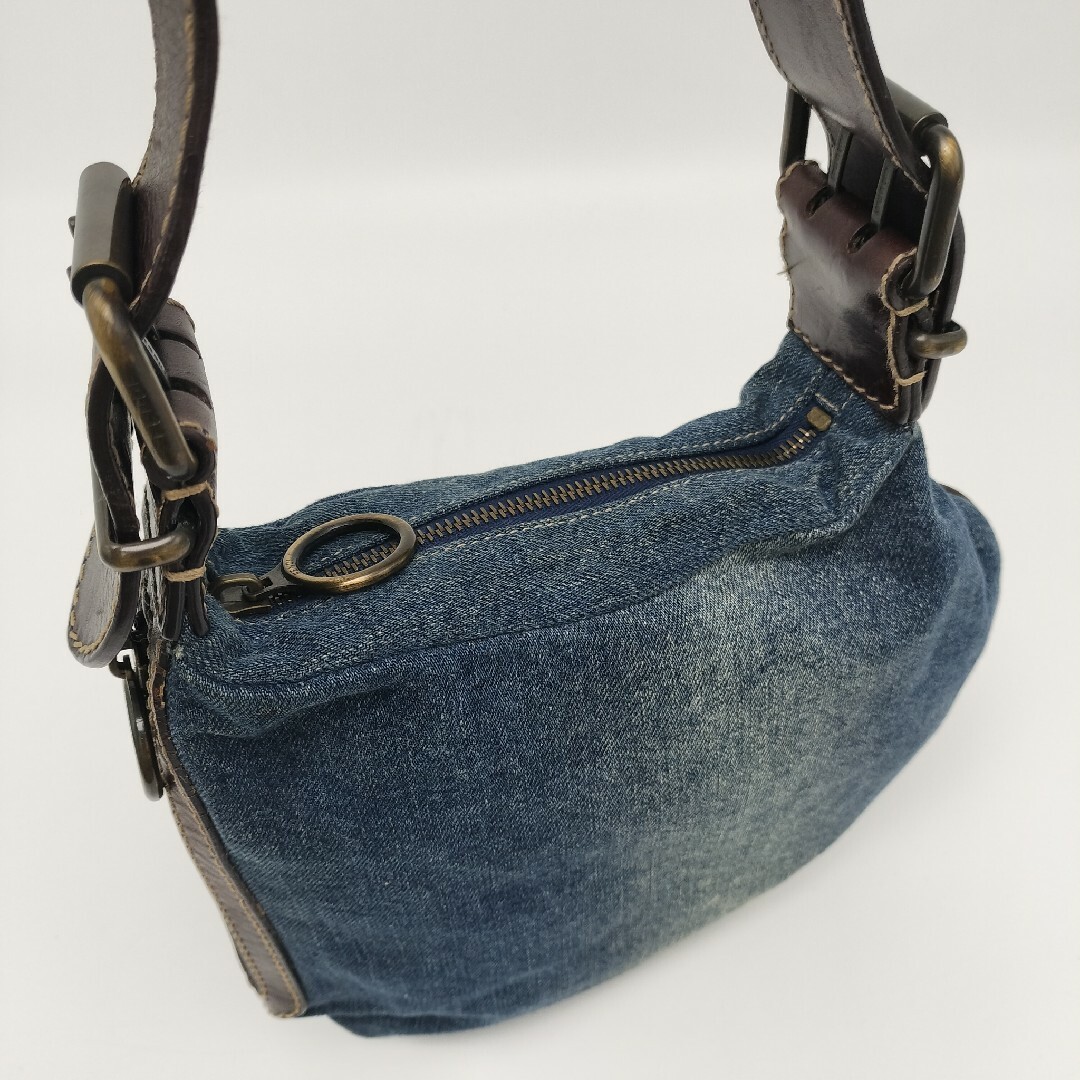 FENDI(フェンディ)の極美品✨フェンディ　ショルダーバッグ　デニム レディースのバッグ(ショルダーバッグ)の商品写真