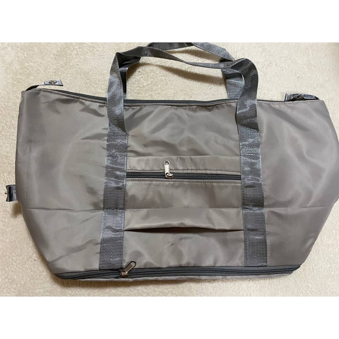 ボストンバッグ  撥水 大容量 折りたたみ  キャリーオン スポーツ ジム 灰色 レディースのバッグ(ボストンバッグ)の商品写真