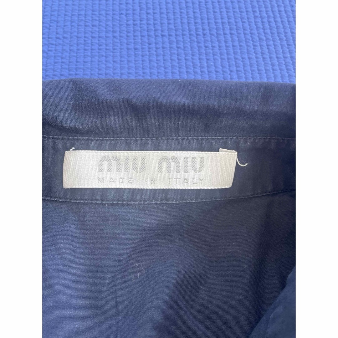 miumiu(ミュウミュウ)のMIU MIU ミュウミュウ　ノースリーブ　シャツ レディースのトップス(シャツ/ブラウス(半袖/袖なし))の商品写真