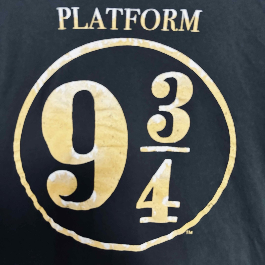 TV&MOVIE(ティービーアンドムービー)の【入手困難】Harry Potter ハリーポッター 9と4分の3番線 Tシャツ メンズのトップス(Tシャツ/カットソー(半袖/袖なし))の商品写真