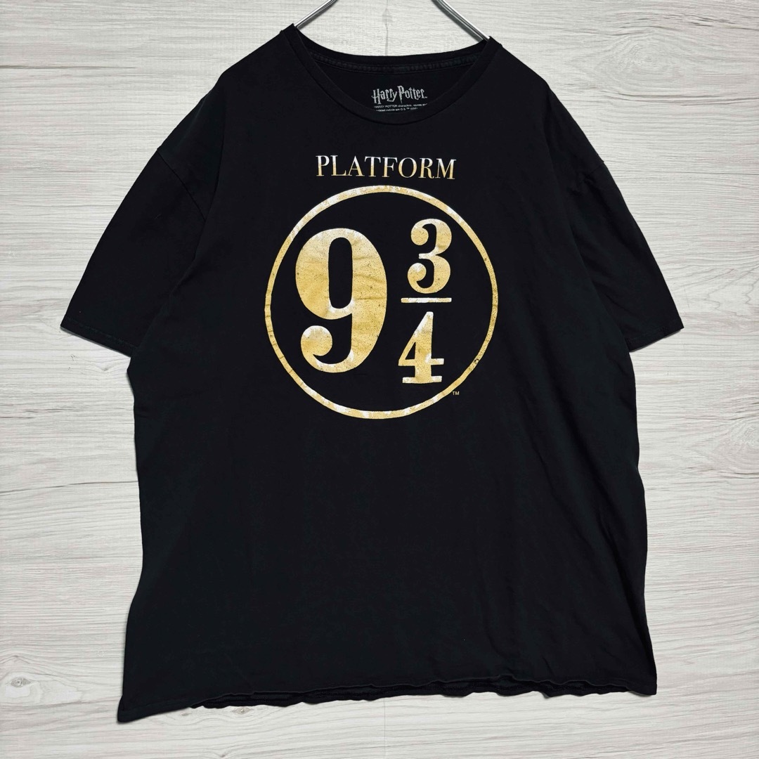 TV&MOVIE(ティービーアンドムービー)の【入手困難】Harry Potter ハリーポッター 9と4分の3番線 Tシャツ メンズのトップス(Tシャツ/カットソー(半袖/袖なし))の商品写真