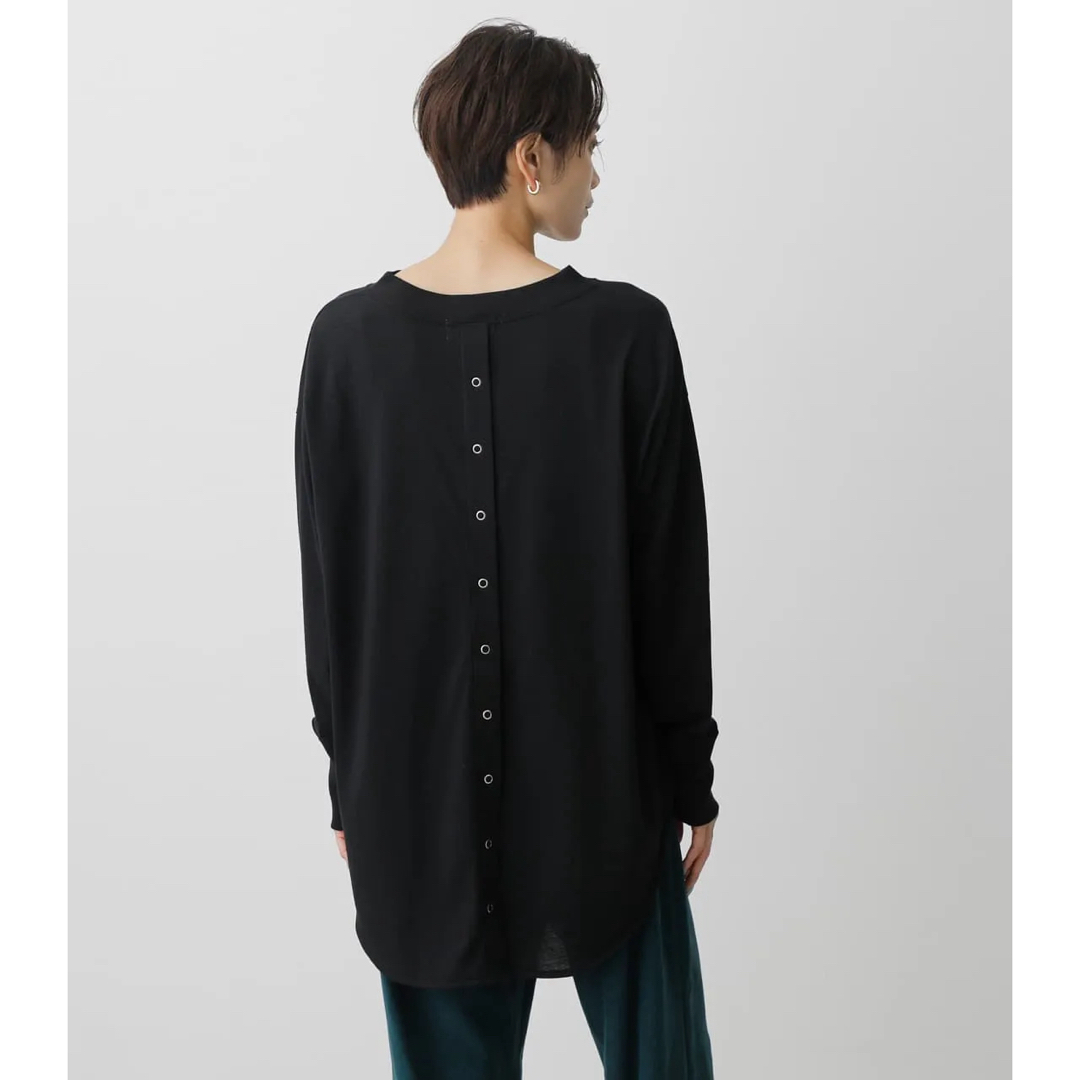 AZUL by moussy(アズールバイマウジー)のアズールバイマウジー♡BACK BUTTON LONG T レディースのトップス(カットソー(長袖/七分))の商品写真