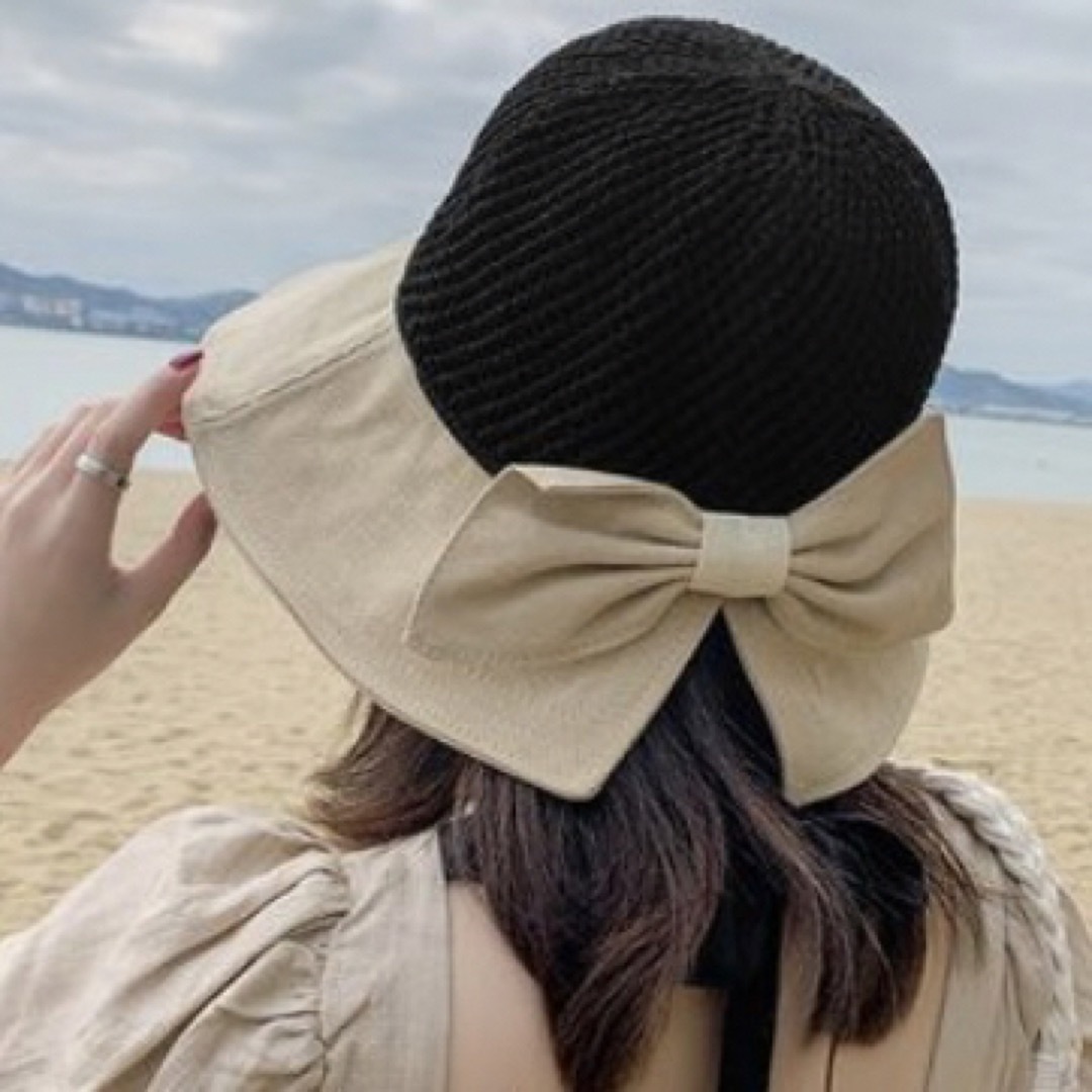 新品　麦わら帽子　リボンつば広　小顔　UV  紫外線対策　かわいい　ブラック レディースの帽子(麦わら帽子/ストローハット)の商品写真