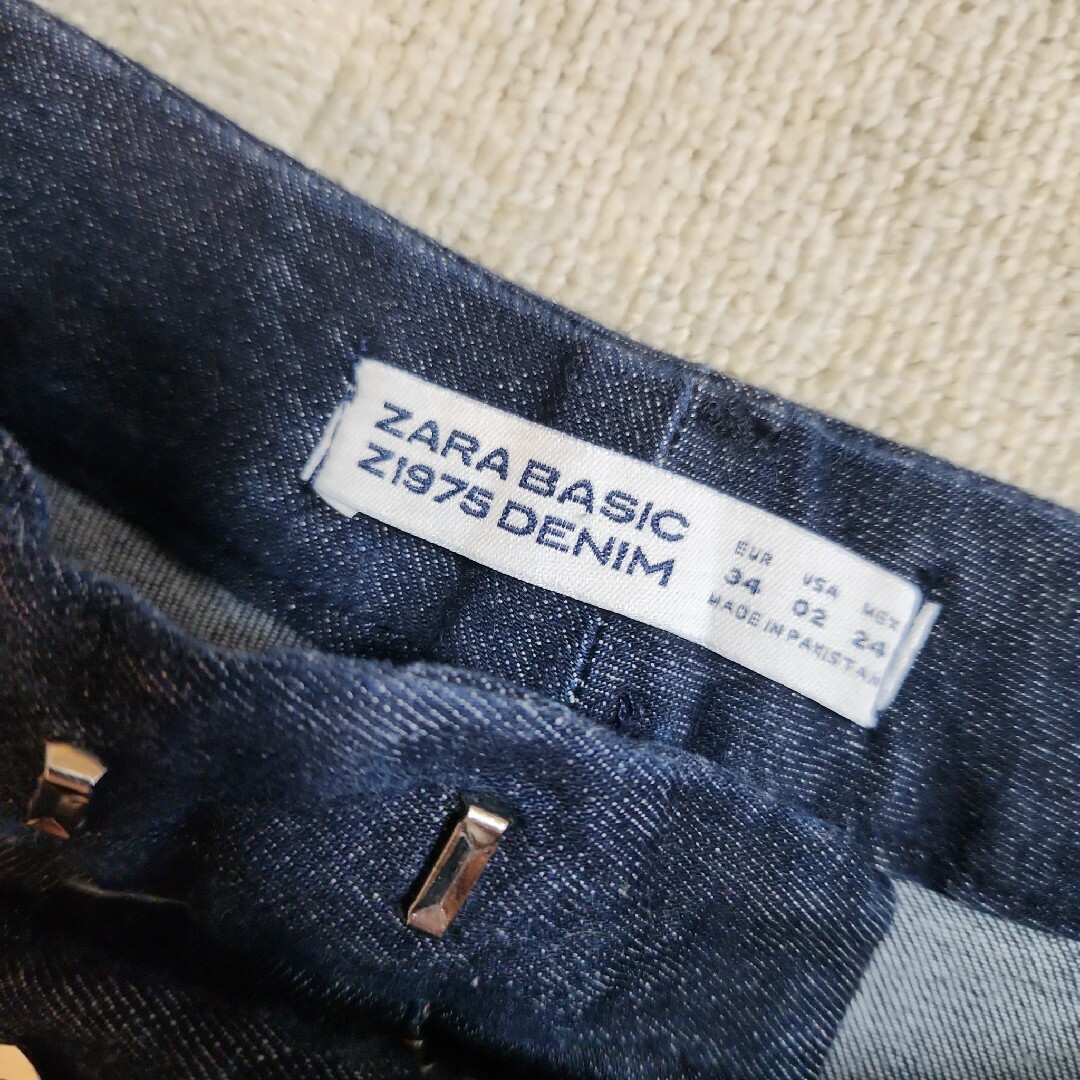 ZARA(ザラ)のZARA キレイめデニムパンツ レディースのパンツ(デニム/ジーンズ)の商品写真