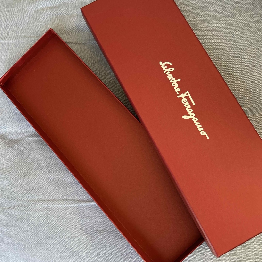 Salvatore Ferragamo(サルヴァトーレフェラガモ)のフェラガモ☆ネクタイギフトBOX メンズのメンズ その他(その他)の商品写真