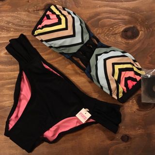 ヴィクトリアズシークレット(Victoria's Secret)のVSPINK❤︎新作レインボーストライプバンドゥS(水着)