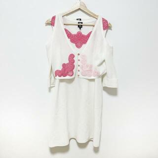 TRICOT CHIC(トリコシック) ワンピースセットアップ レディース - 白×ピンク×ライトピンク(セット/コーデ)