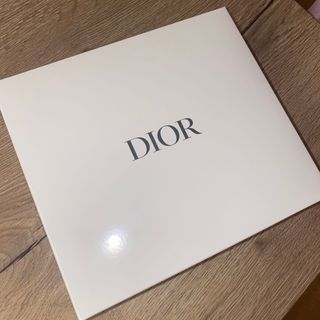 ディオール(Dior)のDIOR ノベルティ　タオルセット　巾着　箱　ショッパー付き(タオル)