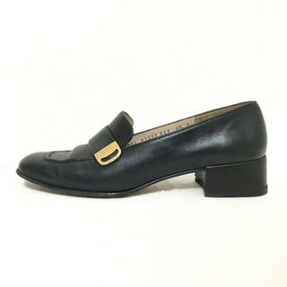 サルヴァトーレフェラガモ(Salvatore Ferragamo)のSalvatoreFerragamo(サルバトーレフェラガモ) パンプス 6 1/2C レディース - 黒 レザー(ハイヒール/パンプス)