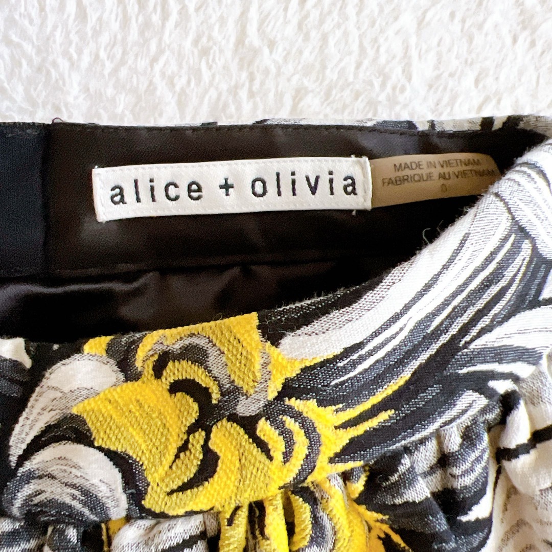 Alice+Olivia(アリスアンドオリビア)のalice+olivia　花柄スカート レディースのスカート(ミニスカート)の商品写真