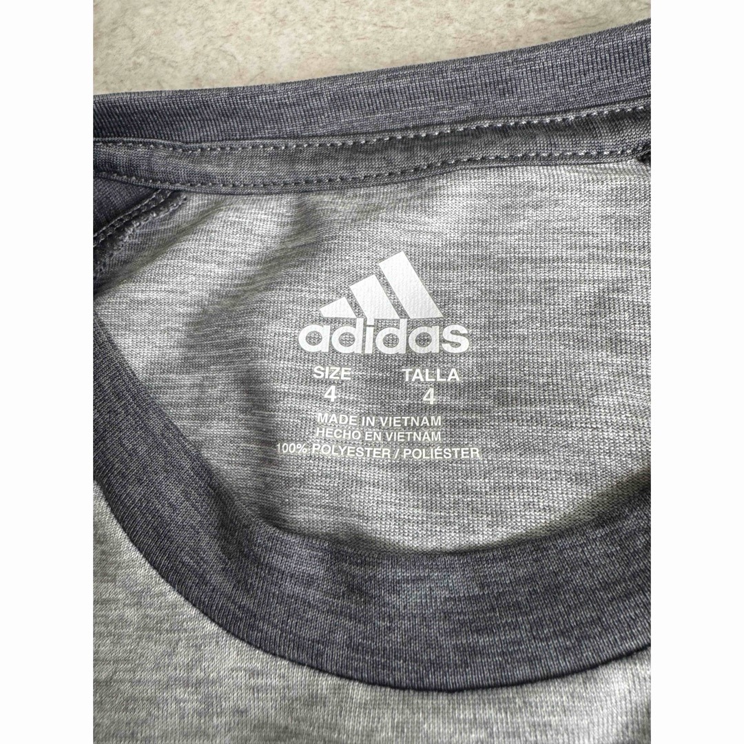 adidas(アディダス)の美品　アディダス　サッカー　ロンT  4Y 110〜120 キッズ/ベビー/マタニティのキッズ服女の子用(90cm~)(Tシャツ/カットソー)の商品写真