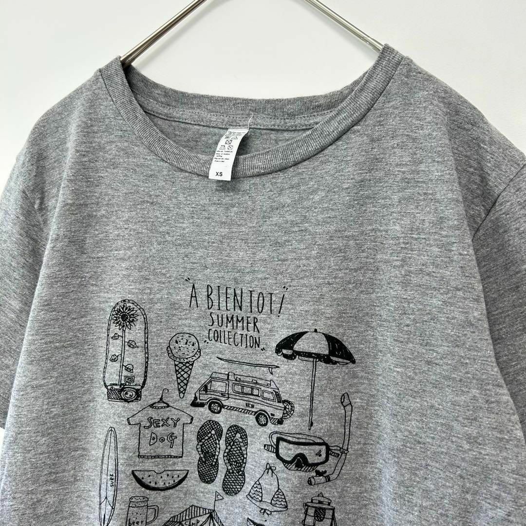 【美品】Tシャツ グレー プリント レディース レーヨン混 柔らかい【XS】 レディースのトップス(Tシャツ(半袖/袖なし))の商品写真