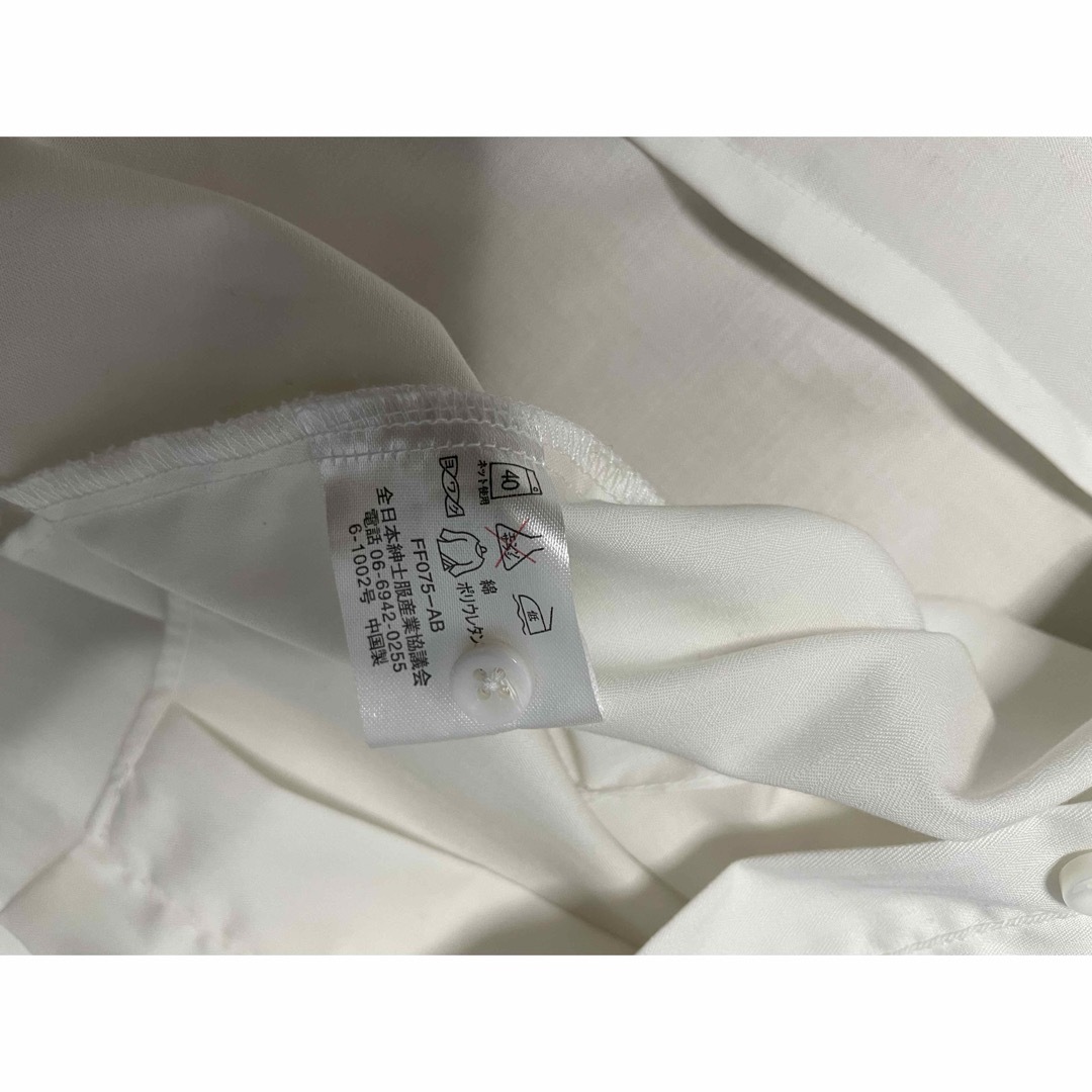 THE SUIT COMPANY(スーツカンパニー)のスーツカンパニー　フリルシャツ　白　サイズ40 レディースのトップス(シャツ/ブラウス(長袖/七分))の商品写真