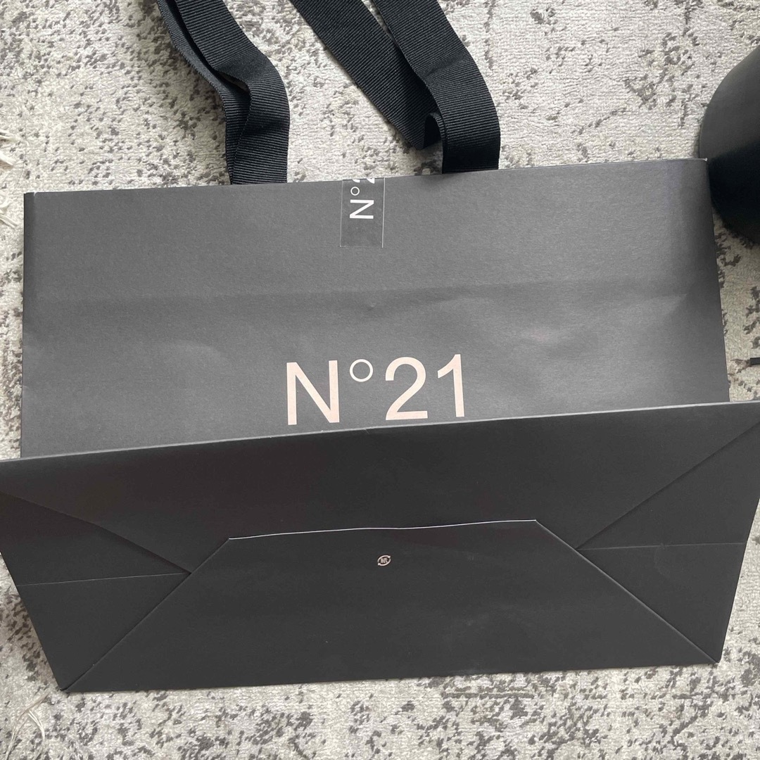 N°21 - ヌメロヴェントゥーノ n°21 バニティバッグの通販 by ko N°21 - ヌメロヴェントゥーノ n°21 バニティバッグの通販 by ko