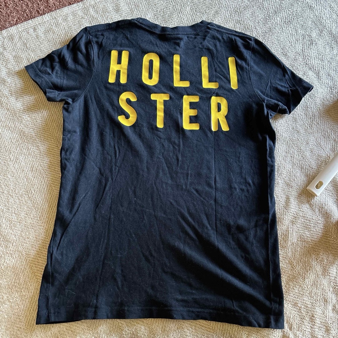 Hollister(ホリスター)のほぼ新品　ホリスター　ネイビーカラーのシンプルTシャツ　サイズS メンズのトップス(Tシャツ/カットソー(半袖/袖なし))の商品写真