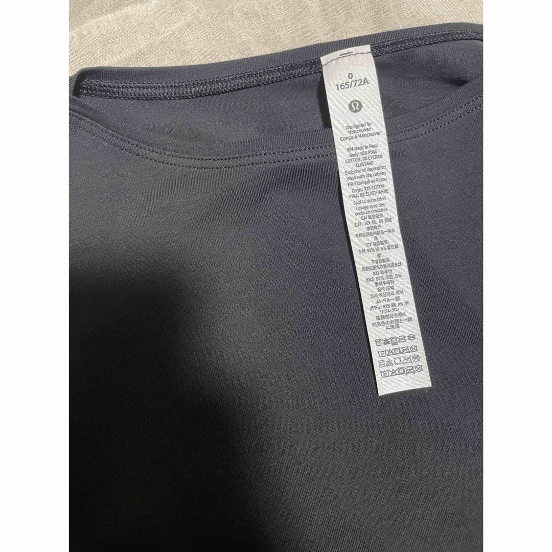 lululemon(ルルレモン)のルルレモン　トップス　半袖 レディースのトップス(Tシャツ(半袖/袖なし))の商品写真