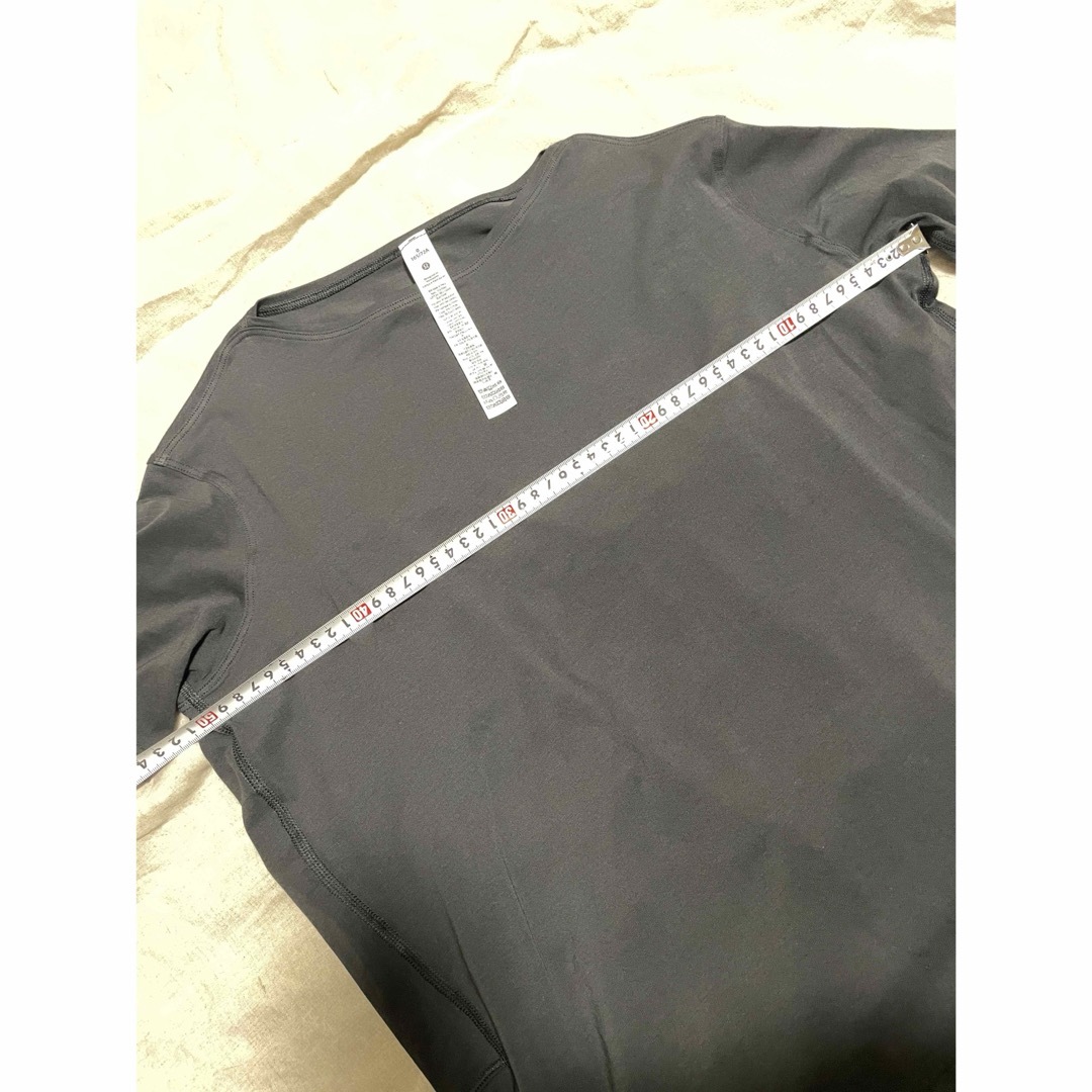 lululemon(ルルレモン)のルルレモン　トップス　半袖 レディースのトップス(Tシャツ(半袖/袖なし))の商品写真