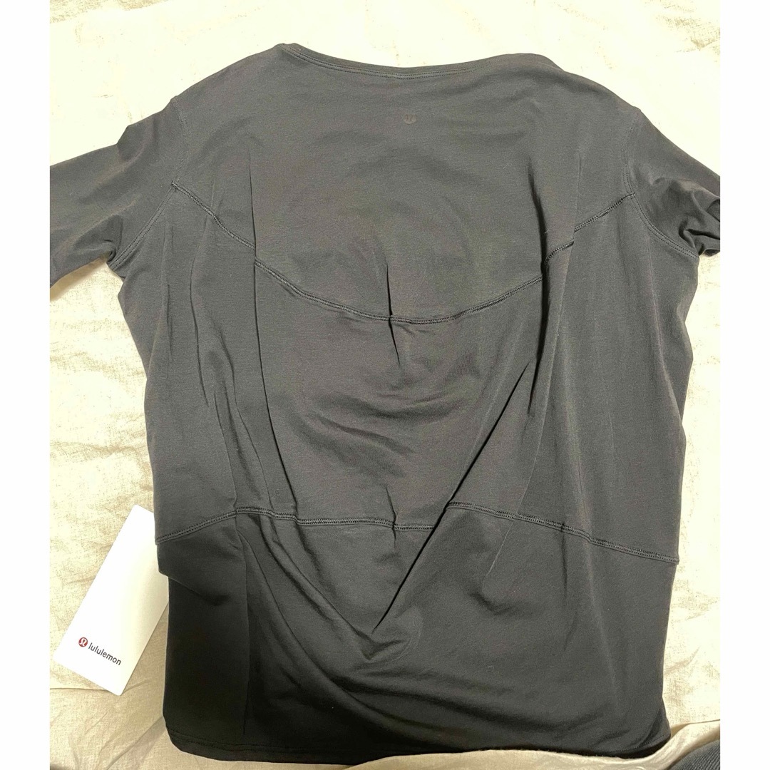 lululemon(ルルレモン)のルルレモン　トップス　半袖 レディースのトップス(Tシャツ(半袖/袖なし))の商品写真