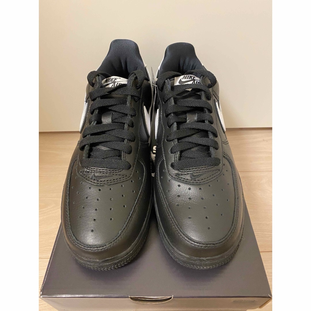 NIKE(ナイキ)の【完売品】NIKE AIR FORCE 1 RETRO QS BLACK メンズの靴/シューズ(スニーカー)の商品写真