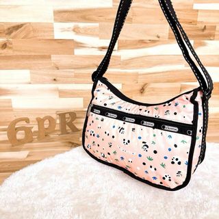 レスポートサック(LeSportsac)の完売【レスポートサック】ほっこり パンダ 笹 ショルダーバッグ 総柄 ピンク×黒(ショルダーバッグ)