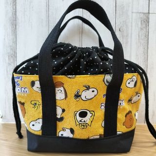 スヌーピー(SNOOPY)のSNOOPY　黄　巾着トートバッグ　お弁当袋　お散歩バッグ　Handmade(ハンドバッグ)