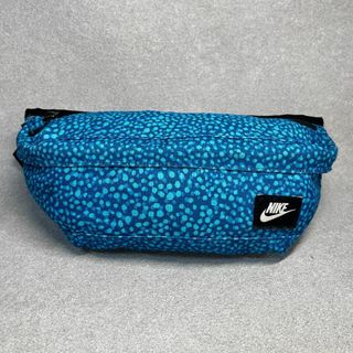 ナイキ(NIKE)のナイキ NIKE ウエストポーチ ボディバッグ 総柄デザイン ブルー ♫(ボディバッグ/ウエストポーチ)