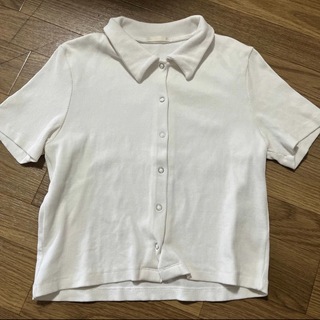 ジーユー(GU)のGU リングドットボタンコンパクトカーディガン(Tシャツ(半袖/袖なし))