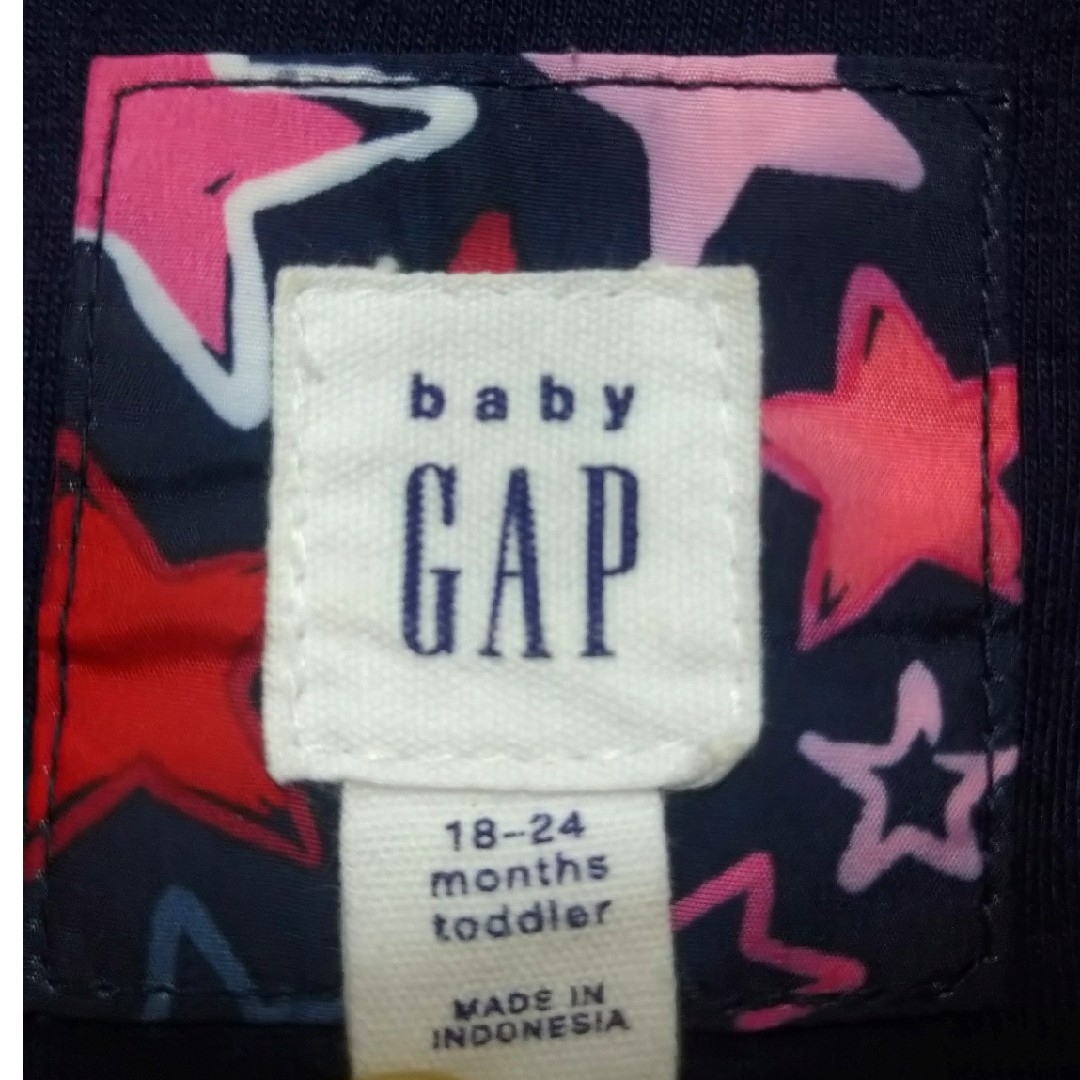 babyGAP(ベビーギャップ)のbabyGap　ベイビーギャップ　ウィンドブレーカー　女の子　サイズ90 スター キッズ/ベビー/マタニティのキッズ服女の子用(90cm~)(ジャケット/上着)の商品写真