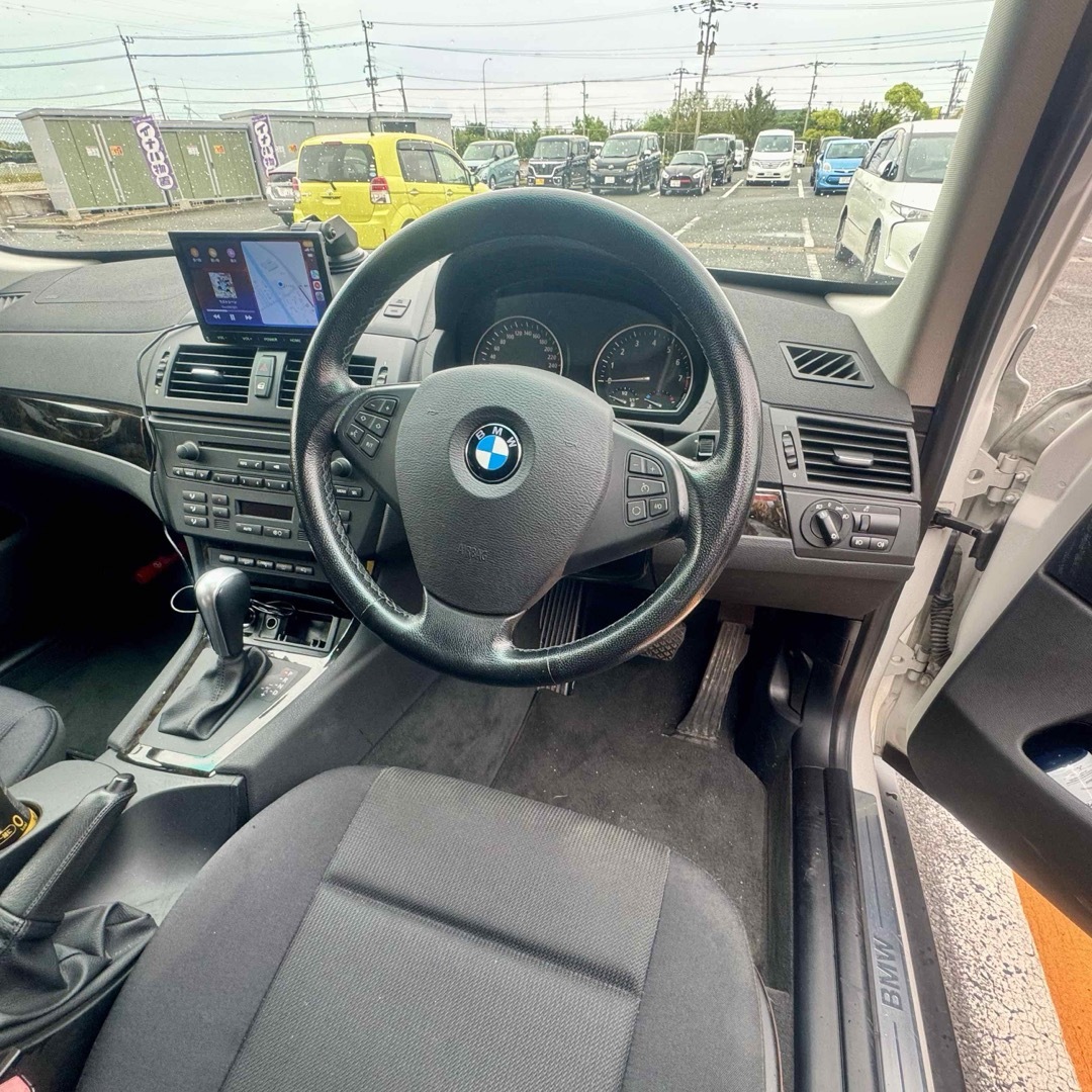 BMW(ビーエムダブリュー)の車検満タン ＢＭＷ X3 2.5si 4WD ホワイト クロカン・SUV 自動車/バイクの自動車(車体)の商品写真