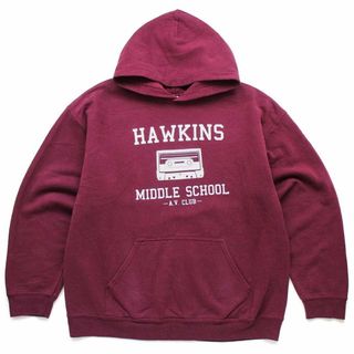 ギルタン(GILDAN)のHAWKINS MIDDLE SCHOOL カセットテープ スウェットパーカー ワインレッド L★カレッジ フーディー ボルドー 音楽 オーバーサイズ(パーカー)