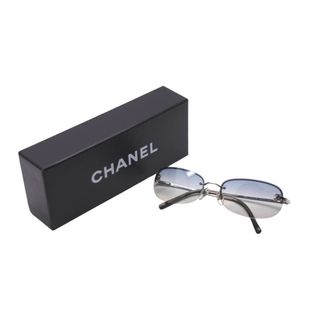 シャネル(CHANEL)のCHANEL シャネル ココマーク サングラス シルバー ブルー グラデーション アイウェア ロゴ 小物 55☐16 4099 美品 中古 63018(サングラス/メガネ)